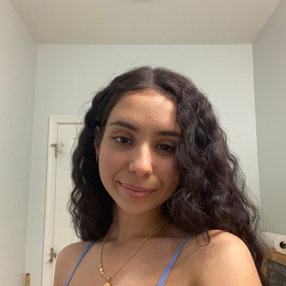 Meet your Posher, Maesah - Picture 1 of 1